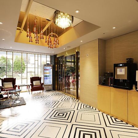 El Tower Hotel Gunsan Bagian luar foto
