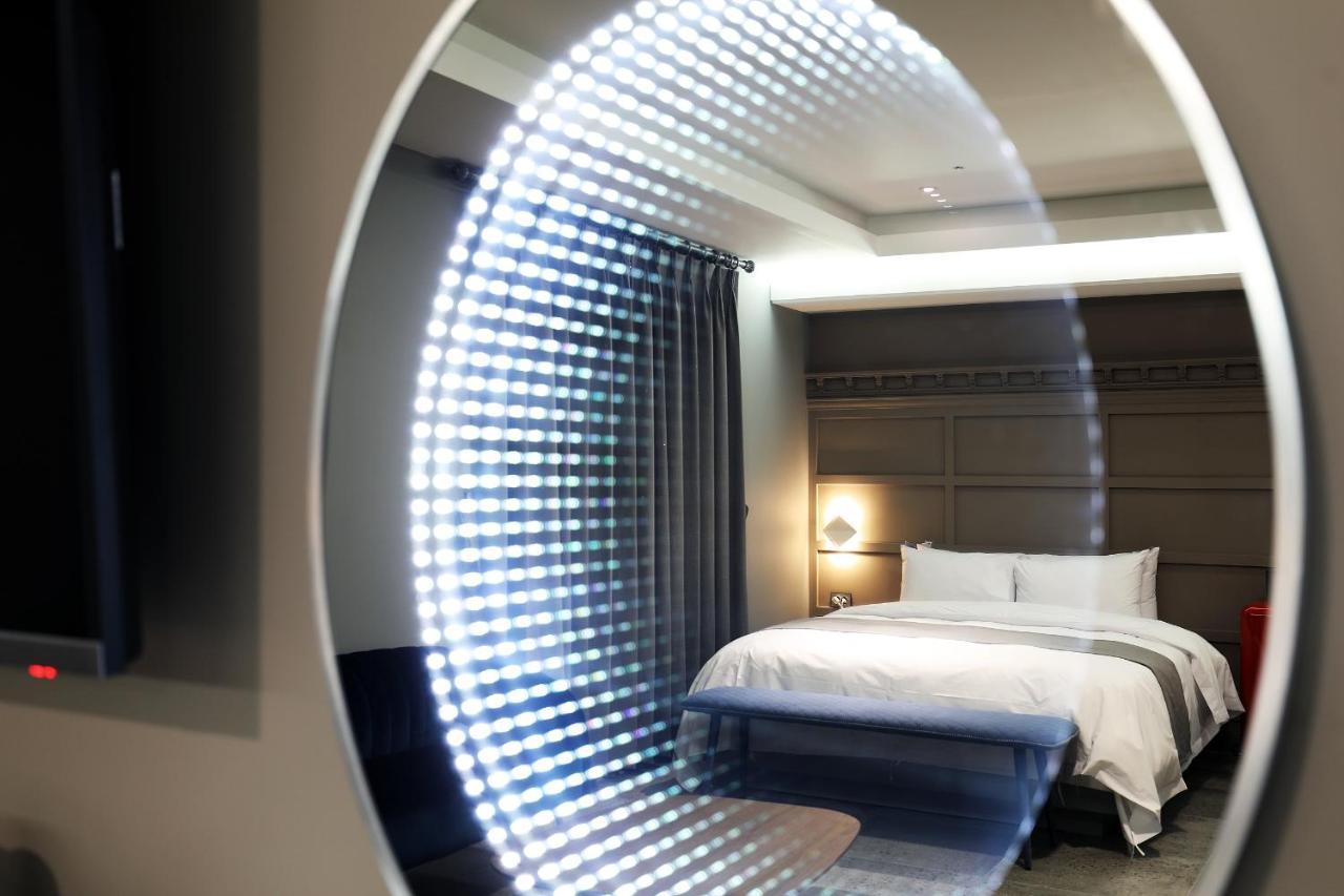 El Tower Hotel Gunsan Bagian luar foto