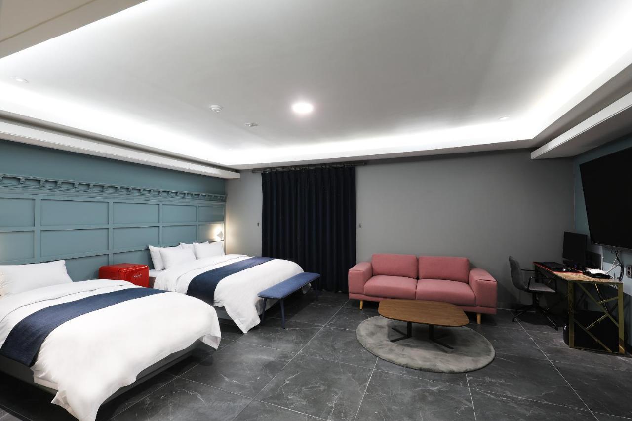 El Tower Hotel Gunsan Bagian luar foto
