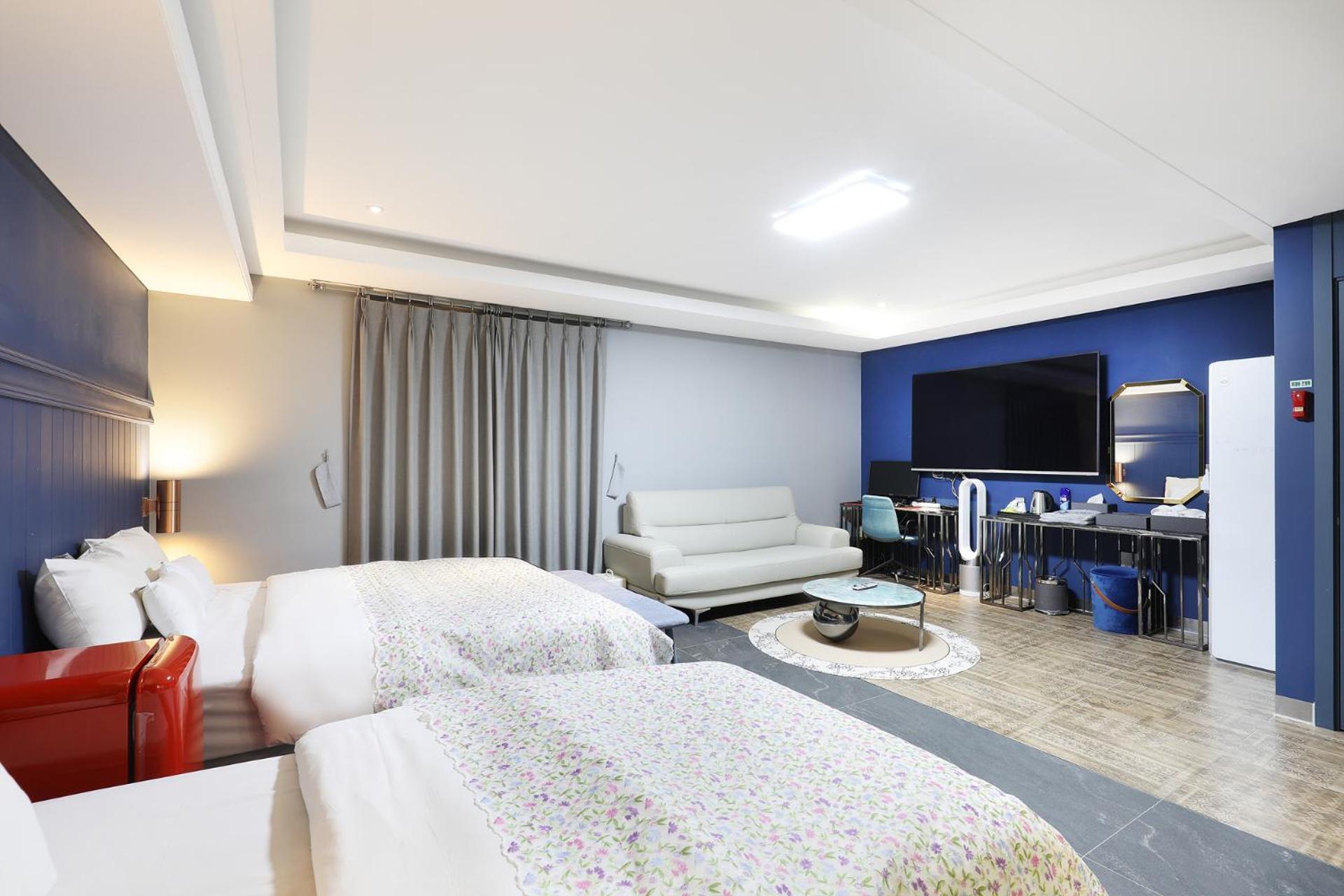 El Tower Hotel Gunsan Bagian luar foto