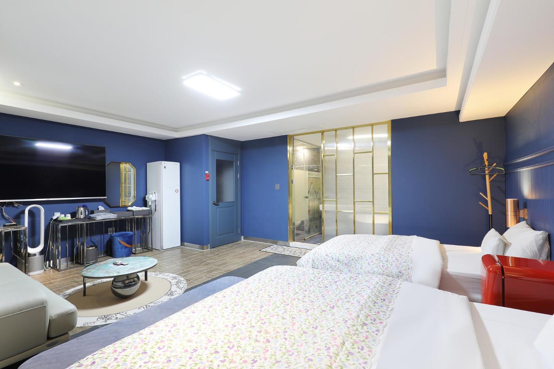 El Tower Hotel Gunsan Bagian luar foto