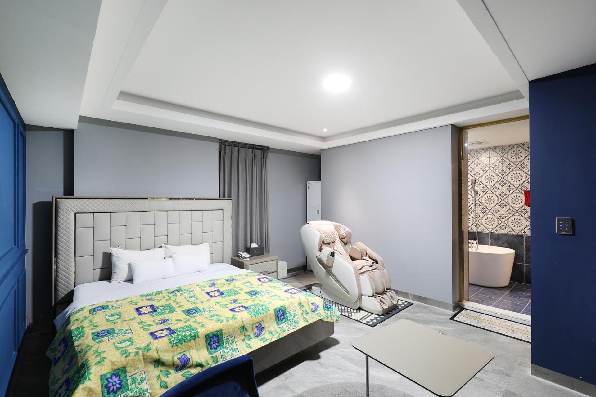 El Tower Hotel Gunsan Bagian luar foto