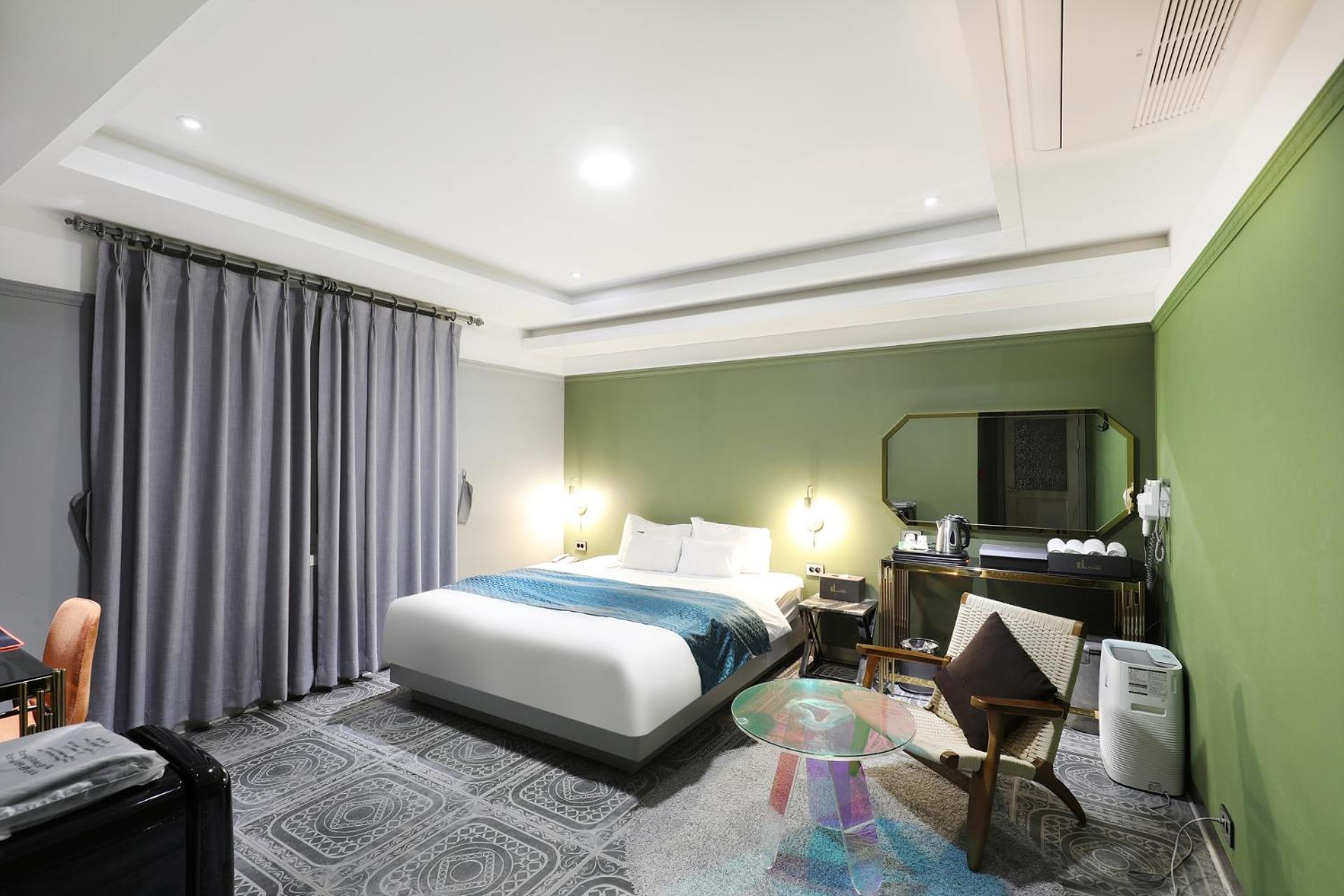 El Tower Hotel Gunsan Bagian luar foto