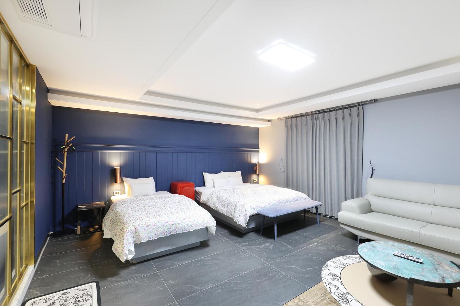 El Tower Hotel Gunsan Bagian luar foto